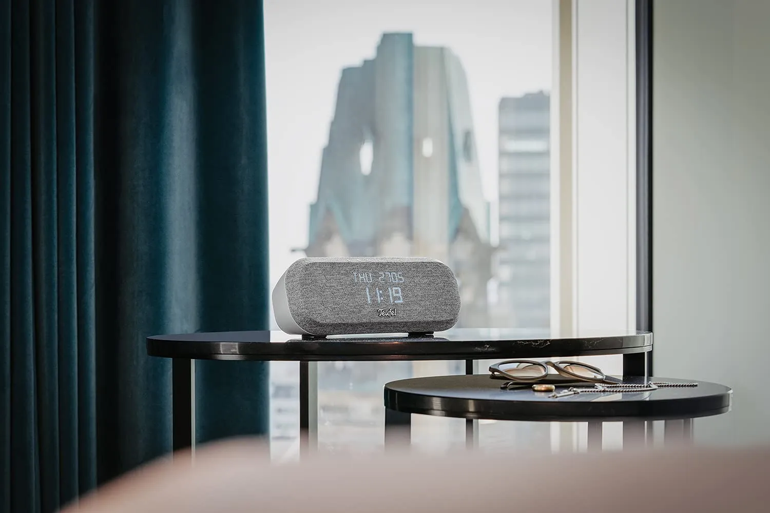 Teufel Radio One radio-réveil Bluetooth DAB+ gris clair