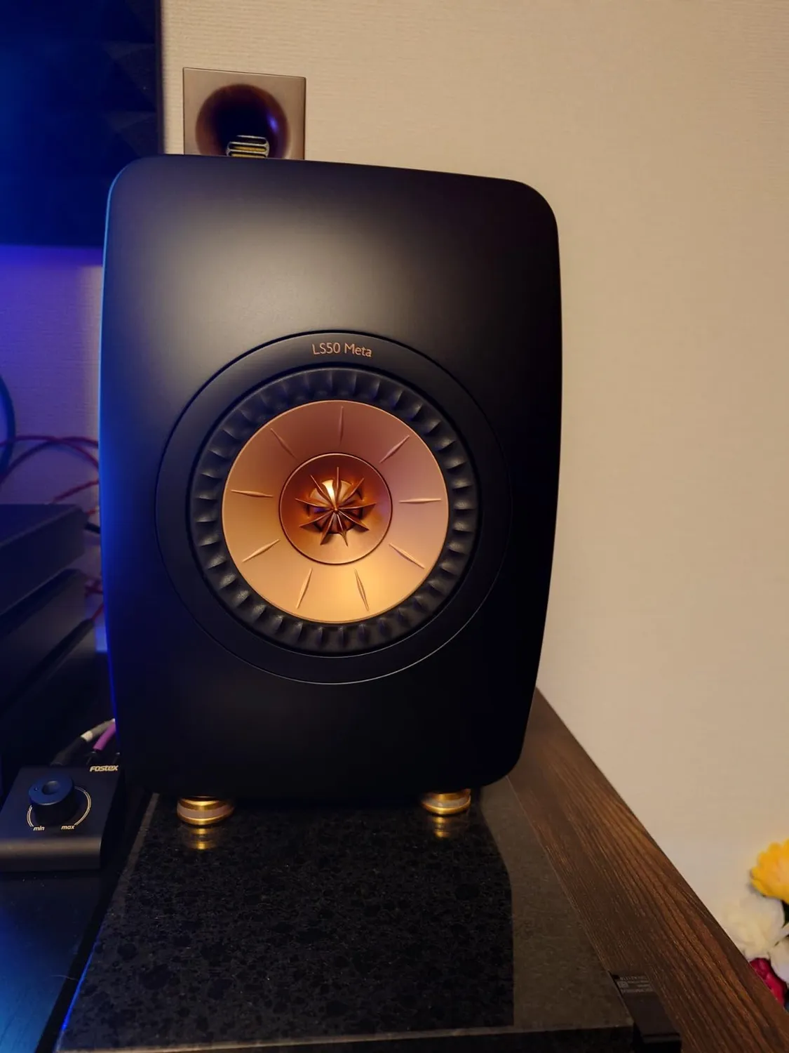 KEF LS50 Meta enceinte bibliothèque carbone 40-100 W