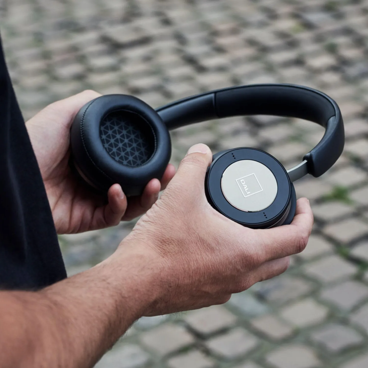 Dali IO-4 casque Bluetooth noir 60h aptX HD