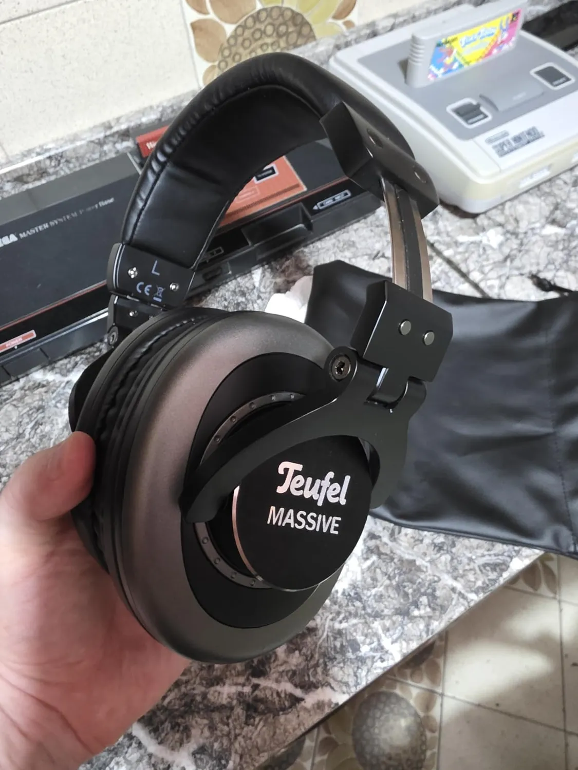 Teufel Massive casque filaire circum-auriculaire noir basses puissantes