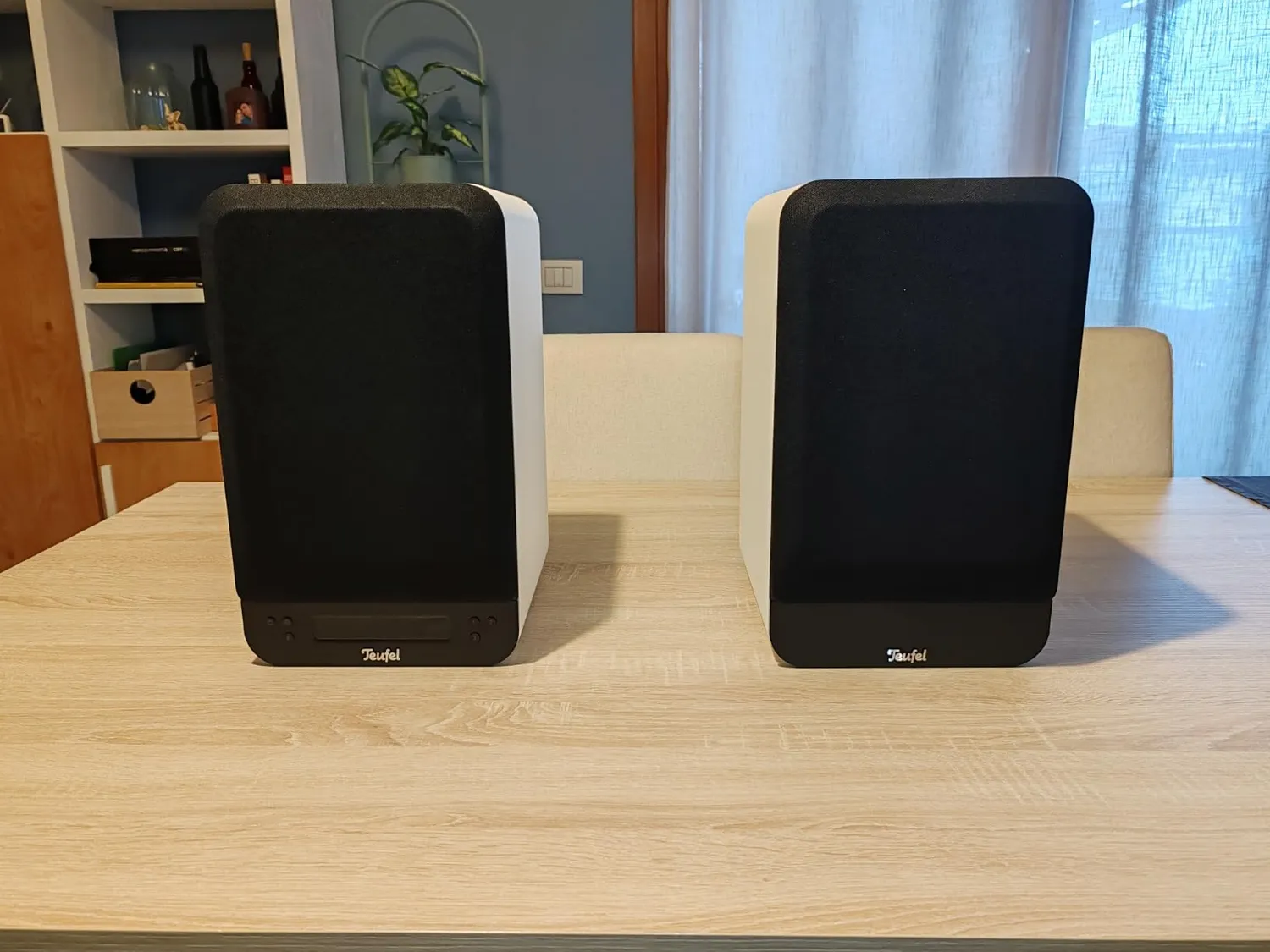 Teufel ULTIMA 25 ACTIVE enceintes bibliothèque blanches Bluetooth